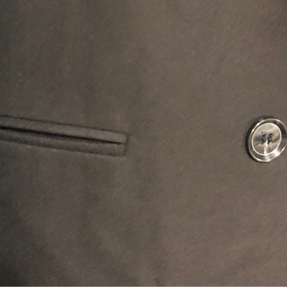 Black Tailored Double-Breasted Structured Suit Blazer - Picture 7 of 10